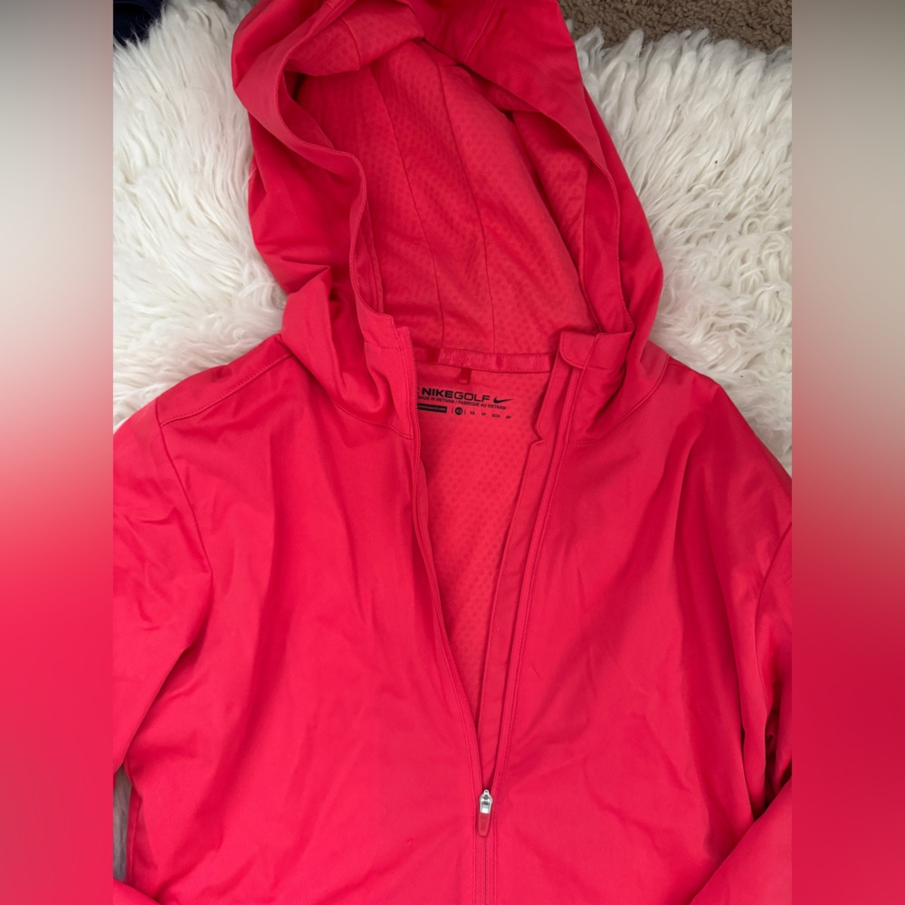 pink nike golf zip up
*willing to take offers*